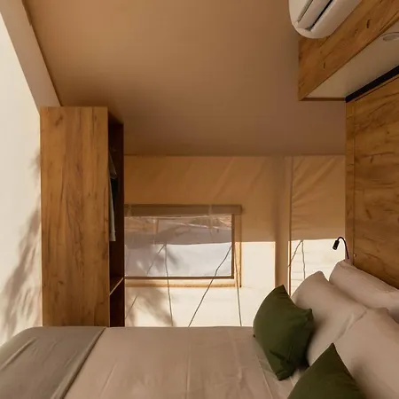 Дерев'яний котедж Wecamp *